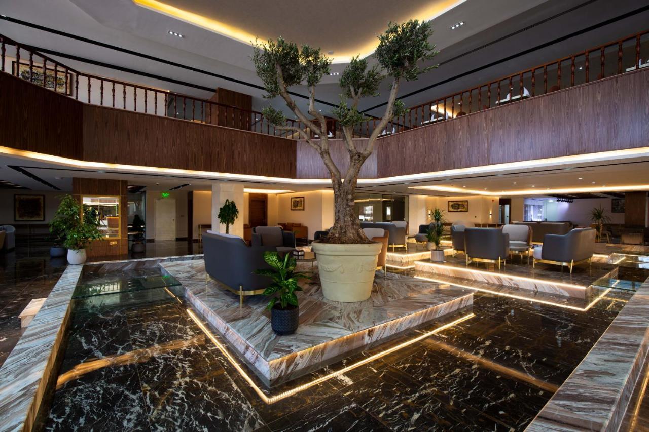 Petra Moon Luxury Hotel Wadi Musa Exterior photo The lobby of the hotel